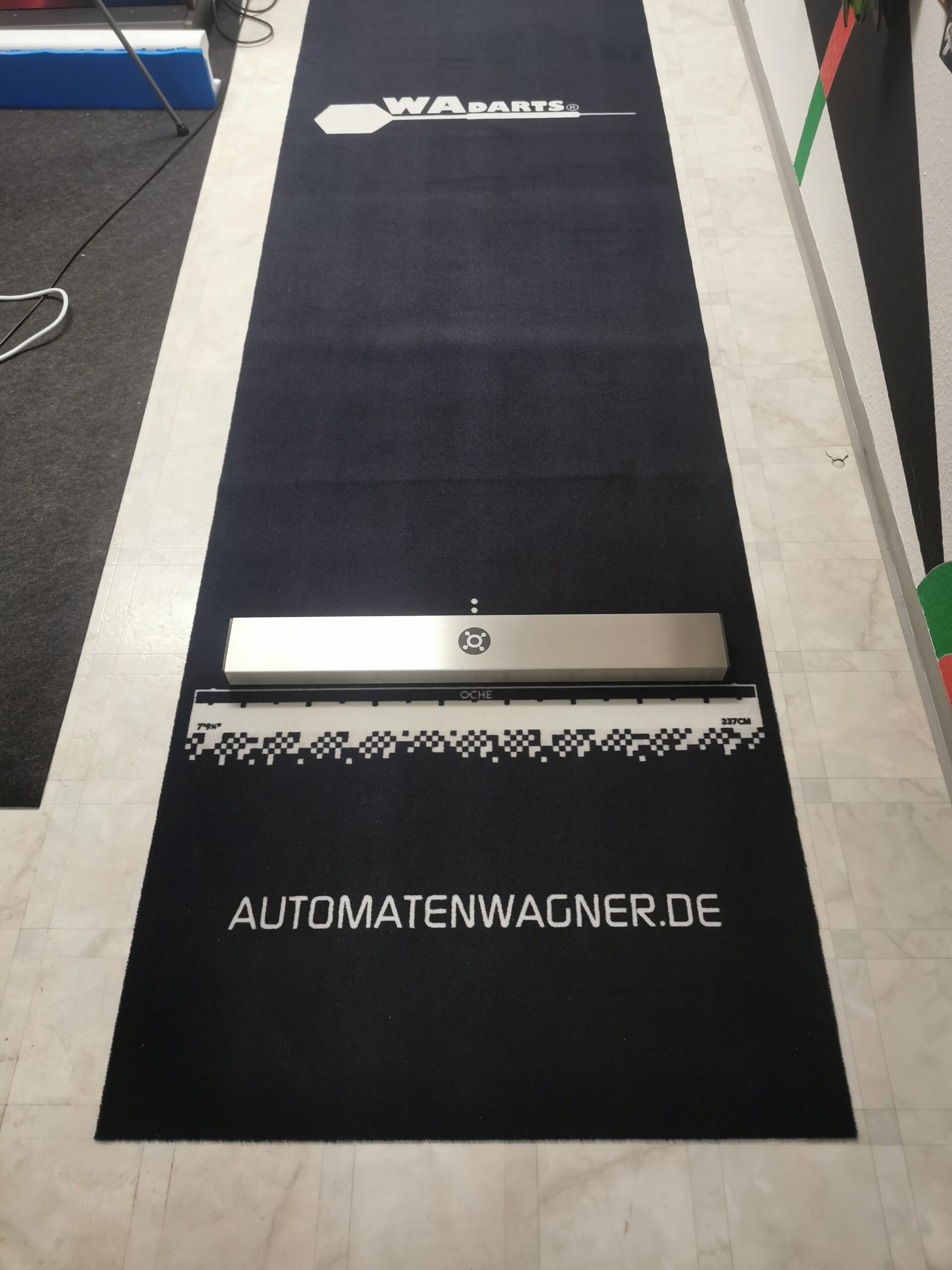 E.D.E.L. "F.R.I.T.T.E." Edelstahl Abwurfbalken für Dartspieler als transportables Oche – Bild 5