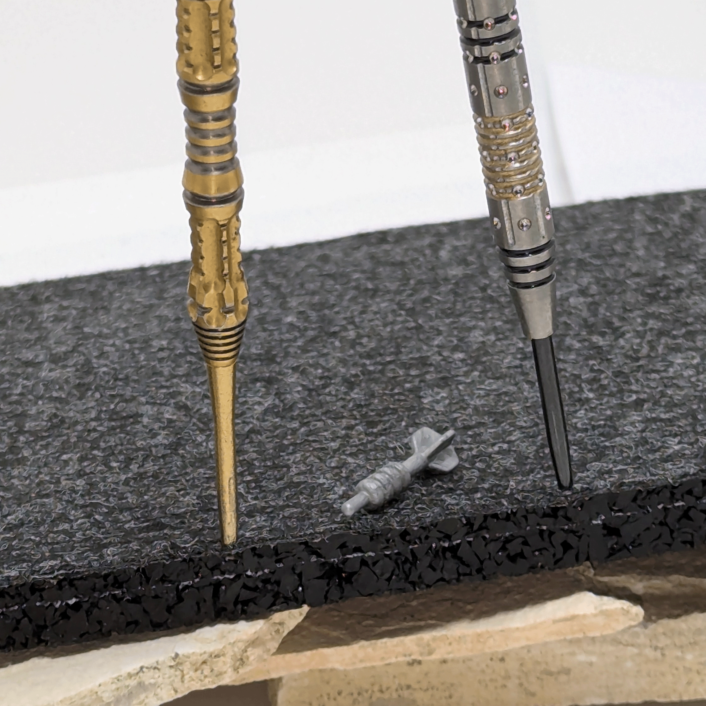 E.D.E.L. "S.C.H.I.N.K.E.N." Steeldart Bodenschutzmatte schützt alle Böden und Darts – Bild 4